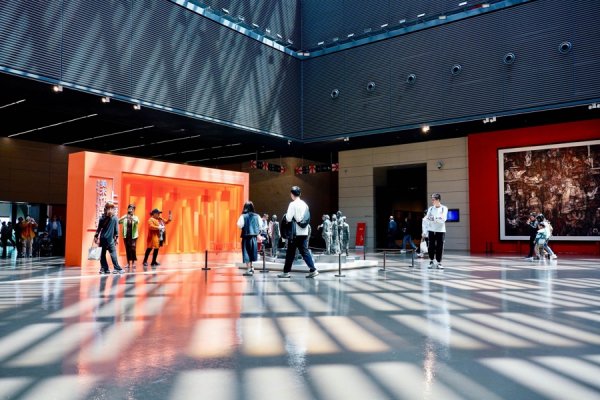 大财配资 四大新展领衔，中华艺术宫邀请市民游客艺游“五一”假期